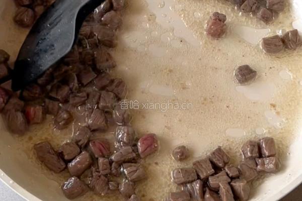 黑松露牛肉炒饭的做法图解3