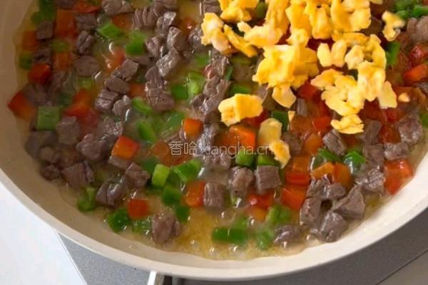 黑松露牛肉炒饭的做法图解4