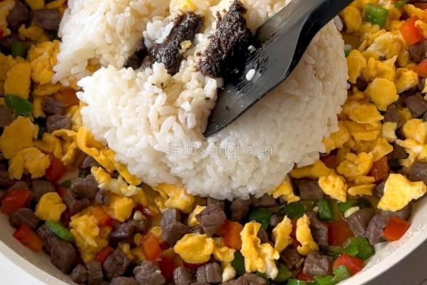 黑松露牛肉炒饭的做法图解7