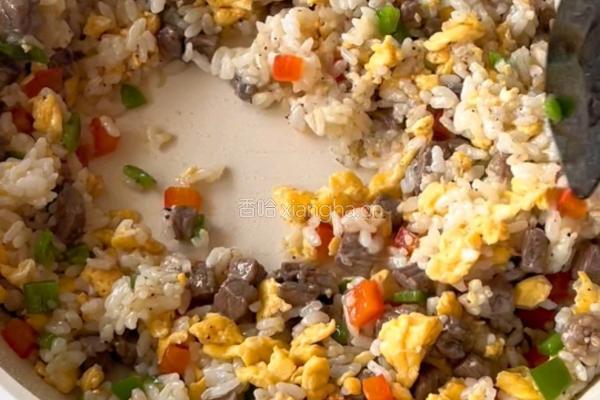 黑松露牛肉炒饭的做法图解8