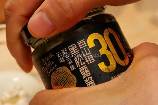黄瓜鸡蛋酱三明治的做法图解1