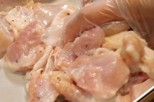菌汁蜂蜜鸡肉饭的做法图解2