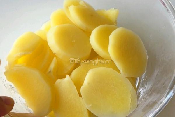 脆脆薯饼的做法图解1