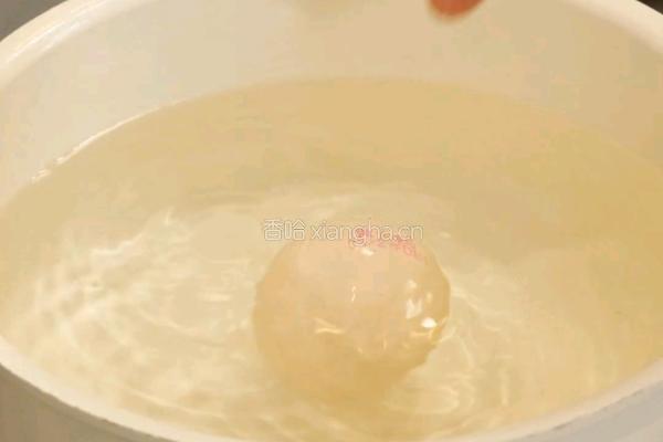 温泉蛋芝麻豆腐的做法图解2