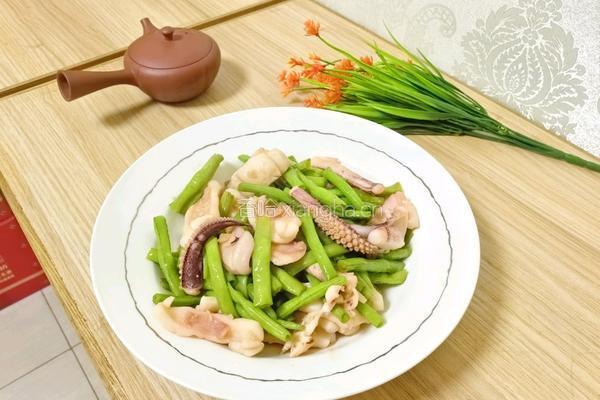 鱿鱼炒豆角的做法图解11