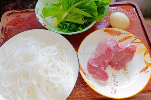 瘦肉鸡蛋珍珠粉的做法图解1