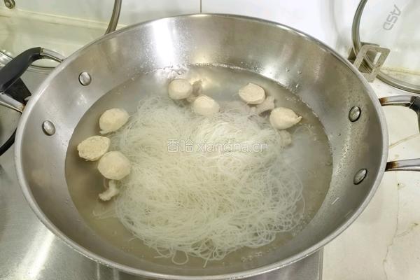 肉丸青菜汤米粉的做法图解5
