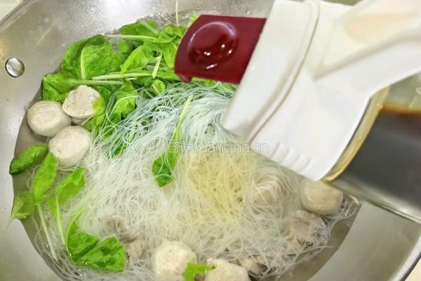 肉丸青菜汤米粉的做法图解8