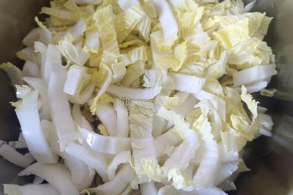 平菇炒白菜的做法图解4