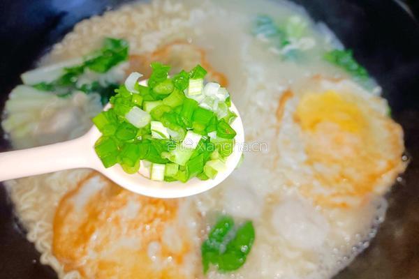 肉丸鸡蛋方便面的做法图解8