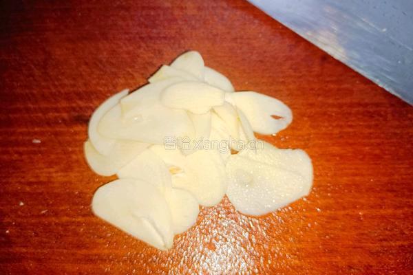 油豆腐炒芹菜的做法图解4