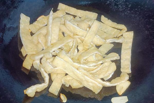 油豆腐炒芹菜的做法图解6