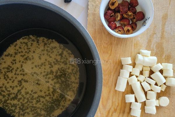 山药绿豆小米粥的做法图解2