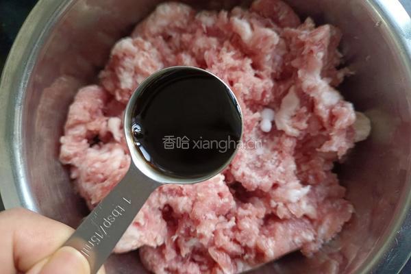 肉圆炖白菜的做法图解3