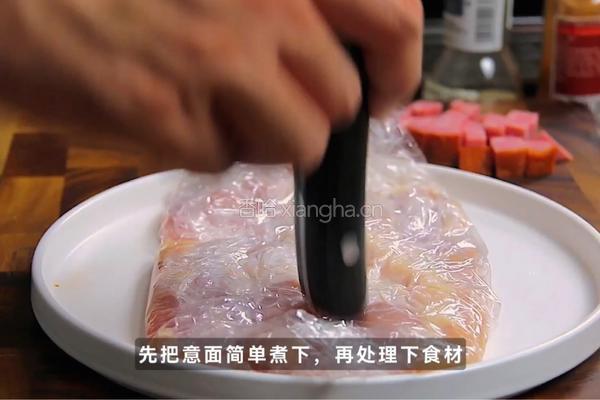 意式意面松露脆皮鸡的做法图解1