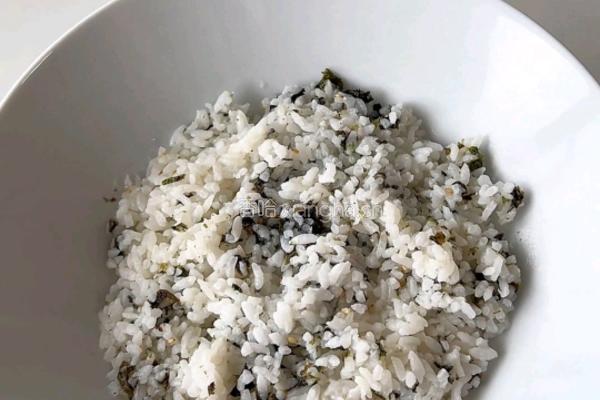 三文鱼牛油果拌饭的做法图解6