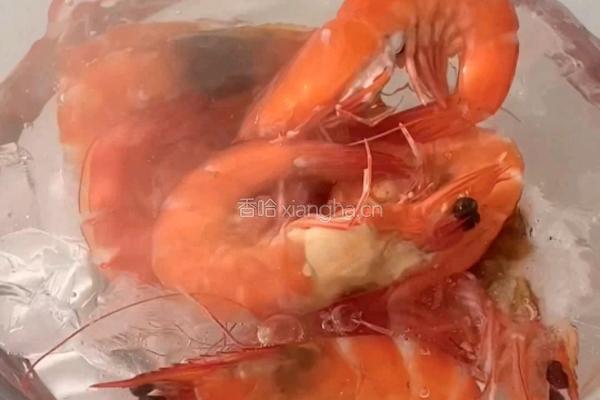捞汁虾的做法图解3