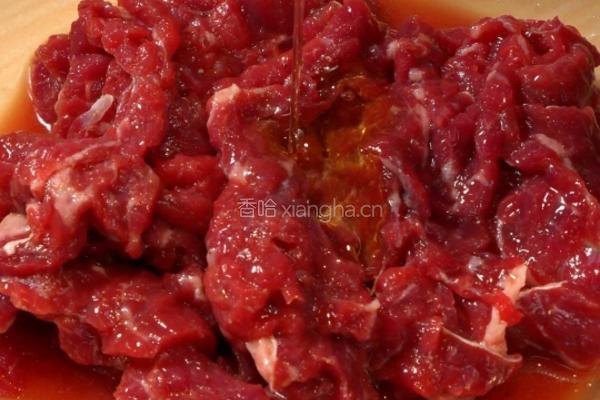 蒜香黄瓜牛肉的做法图解2