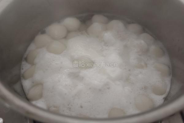 紫米酒酿小圆子水果羹的做法图解3