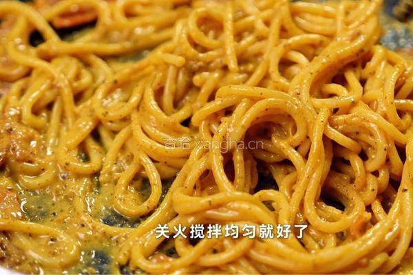 松露蛋黄意面的做法图解5