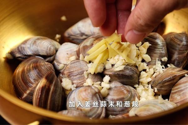 松露奶油蛤蜊汤的做法图解2