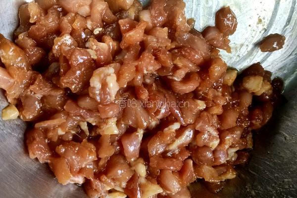 韭菜肉馅水饺的做法图解2