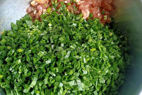 韭菜肉馅水饺的做法图解3