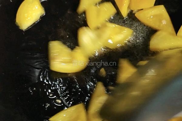 西芹彩椒炒鲜鱿的做法图解8