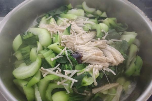 金针菇炒油菜的做法图解5