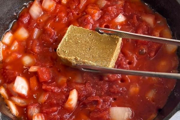 番茄辣咖喱乌冬面的做法图解3