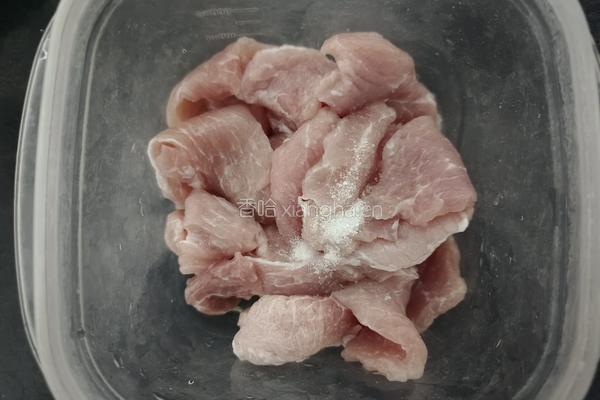西蓝花炒肉片的做法图解2