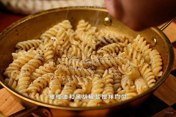 炸松露意面的做法图解5