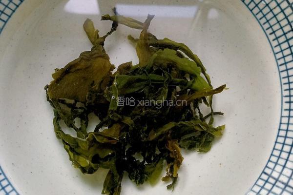 裙带菜豆腐汤的做法图解2