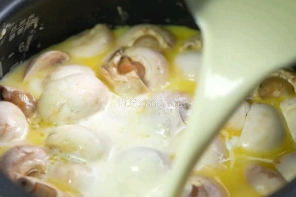 松露三文鱼浓汤的做法图解4