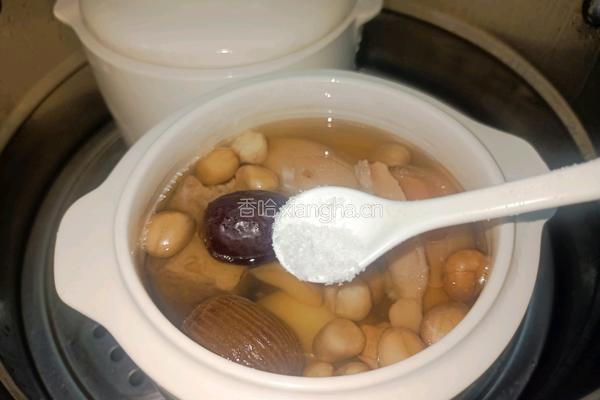 莲藕花生猪骨汤的做法图解8