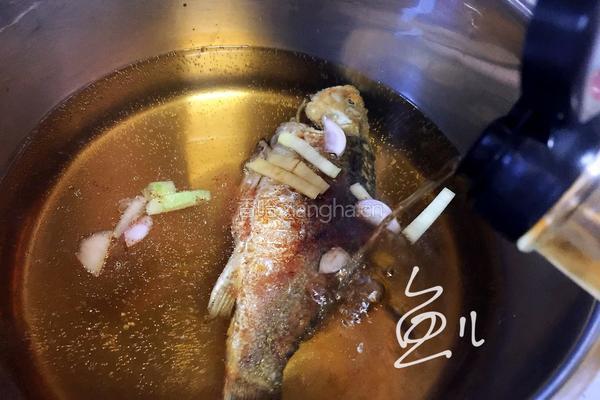 冬瓜鲫鱼汤的做法图解9