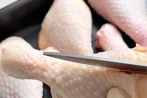 椒盐脆皮鸡翅的做法图解1
