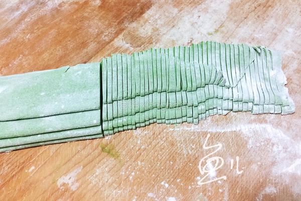 菠菜鸡蛋面的做法图解12