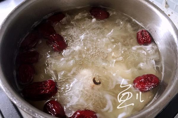 银耳莲子红枣汤的做法图解9