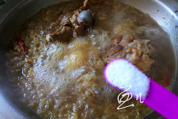 酸菜炖大骨的做法图解12