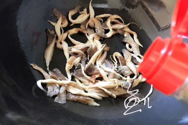 平菇炒鸡蛋的做法图解11