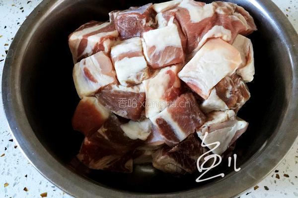 番茄土豆炖牛腩的做法图解1