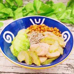 黄瓜滑肉片拌荞麦面的做法[图]