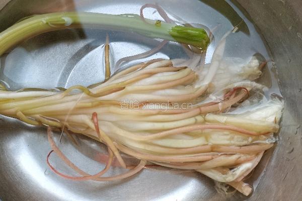 昙花炒鸡蛋的做法图解5
