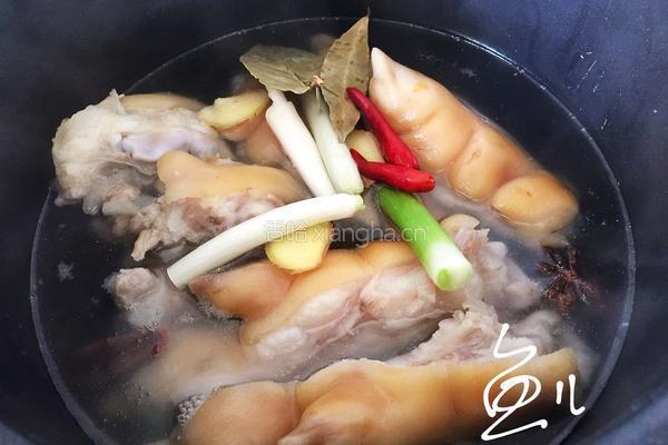 五香卤猪蹄的做法图解8