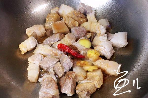 五花肉焖莲藕的做法图解6