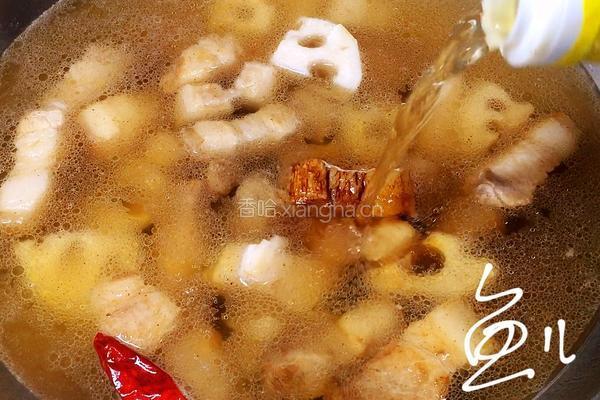 五花肉焖莲藕的做法图解10