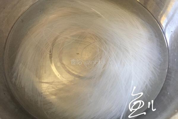 蒜蓉粉丝蒸金针菇的做法图解1
