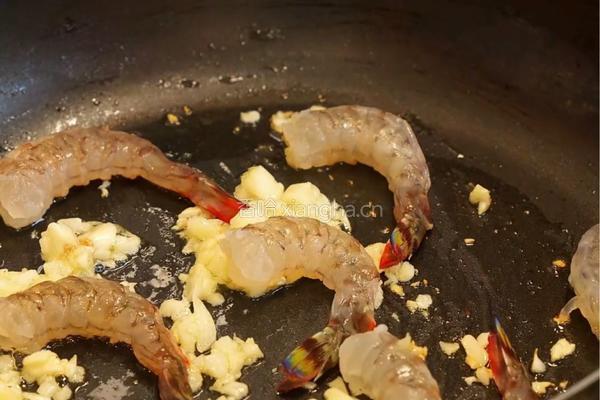 牛油果虾仁塔的做法图解4
