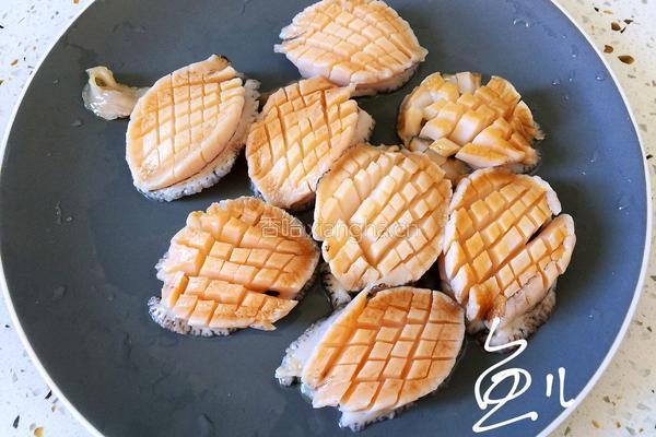 蒜蓉粉丝蒸鲍鱼的做法图解5